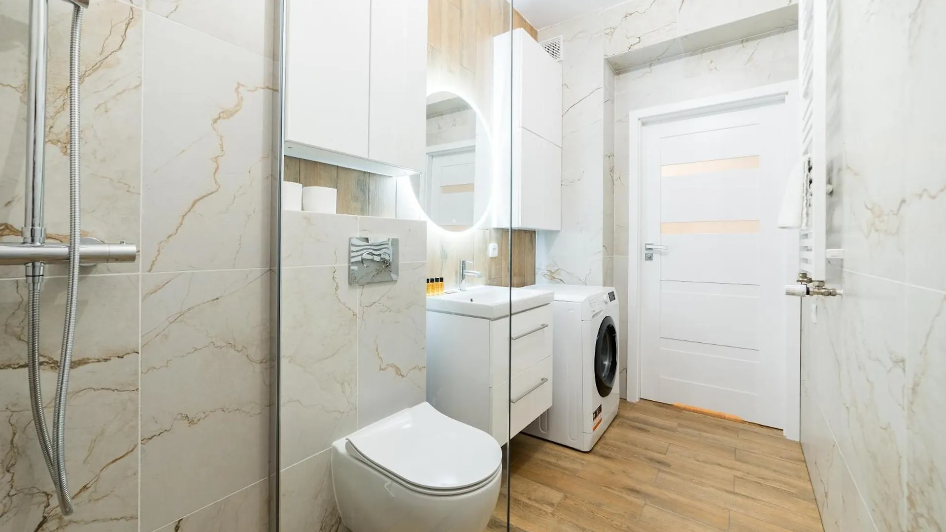 Urban Serenity Wilda Apartment By Bookinghost 波兹南
